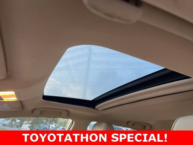 Used 2015 Toyota Avalon Limited image 11