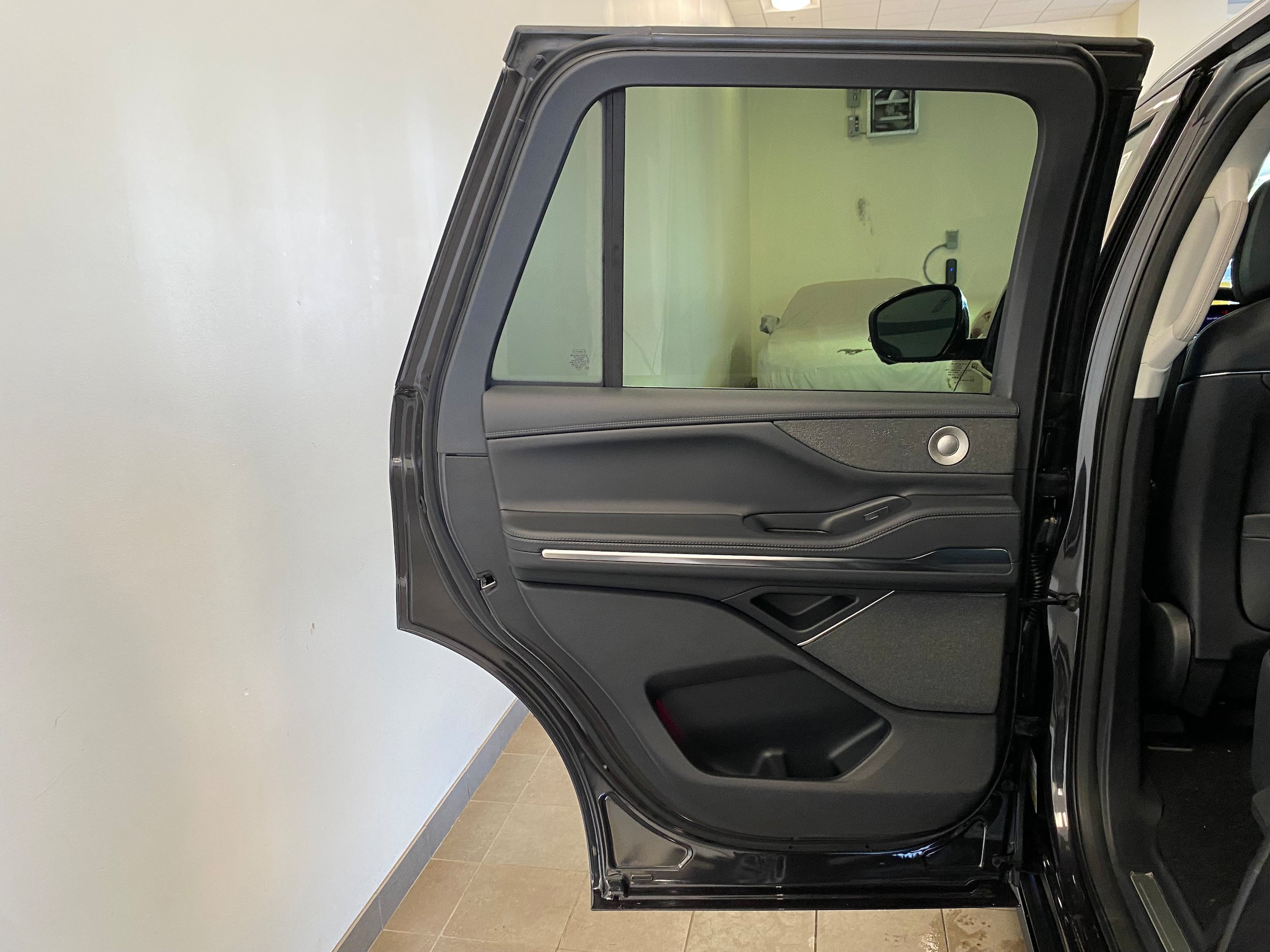 New 2027 Lincoln Navigator Reserve AWD/4WD image 11
