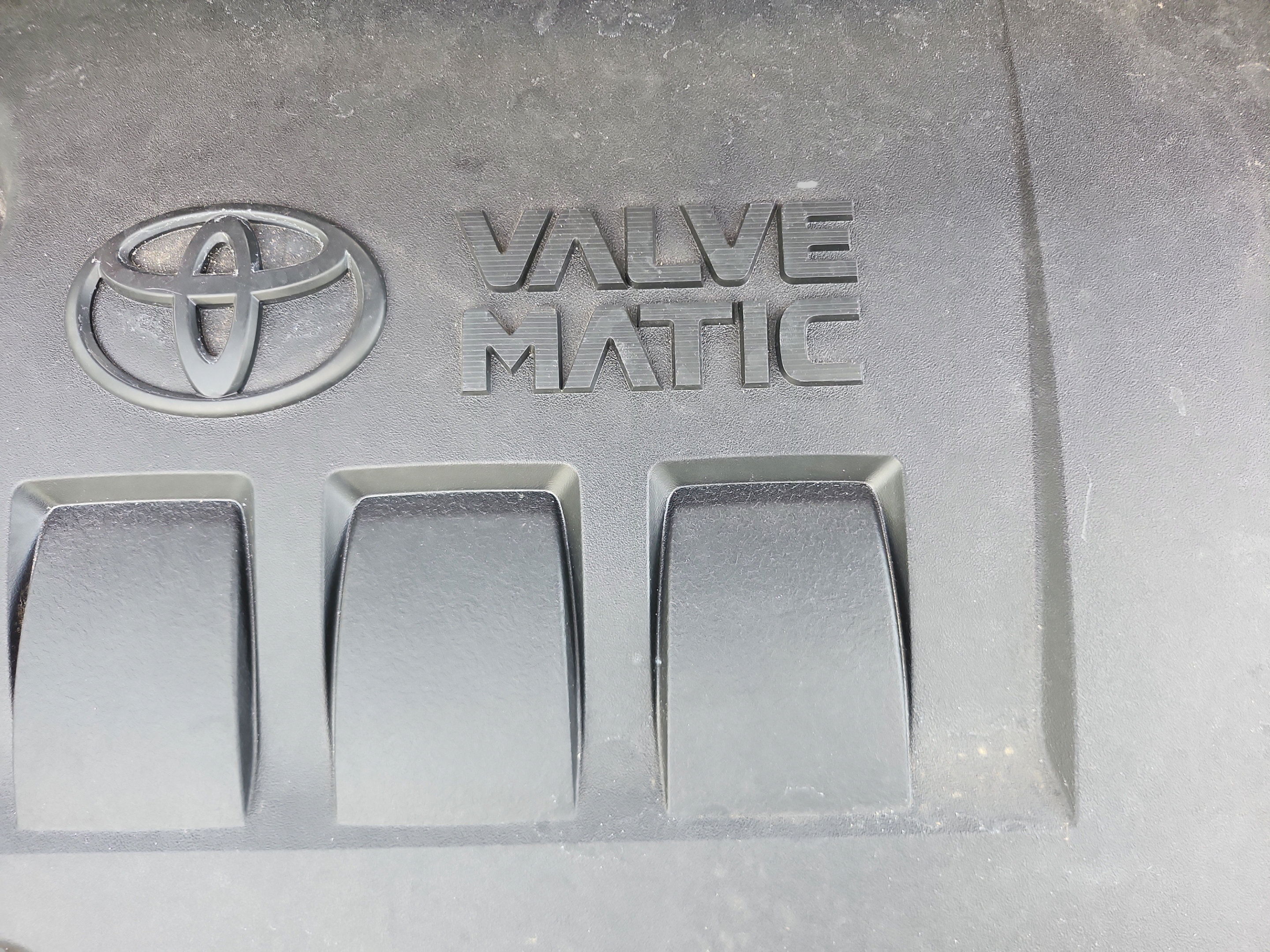 Used 2020 Toyota C-HR XLE FWD image 23
