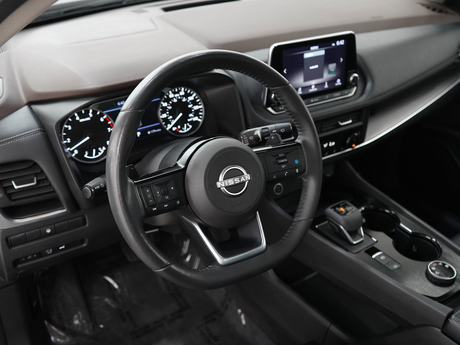 Used 2023 Nissan Rogue SV w/ SV Premium B Package AWD/4WD image 21