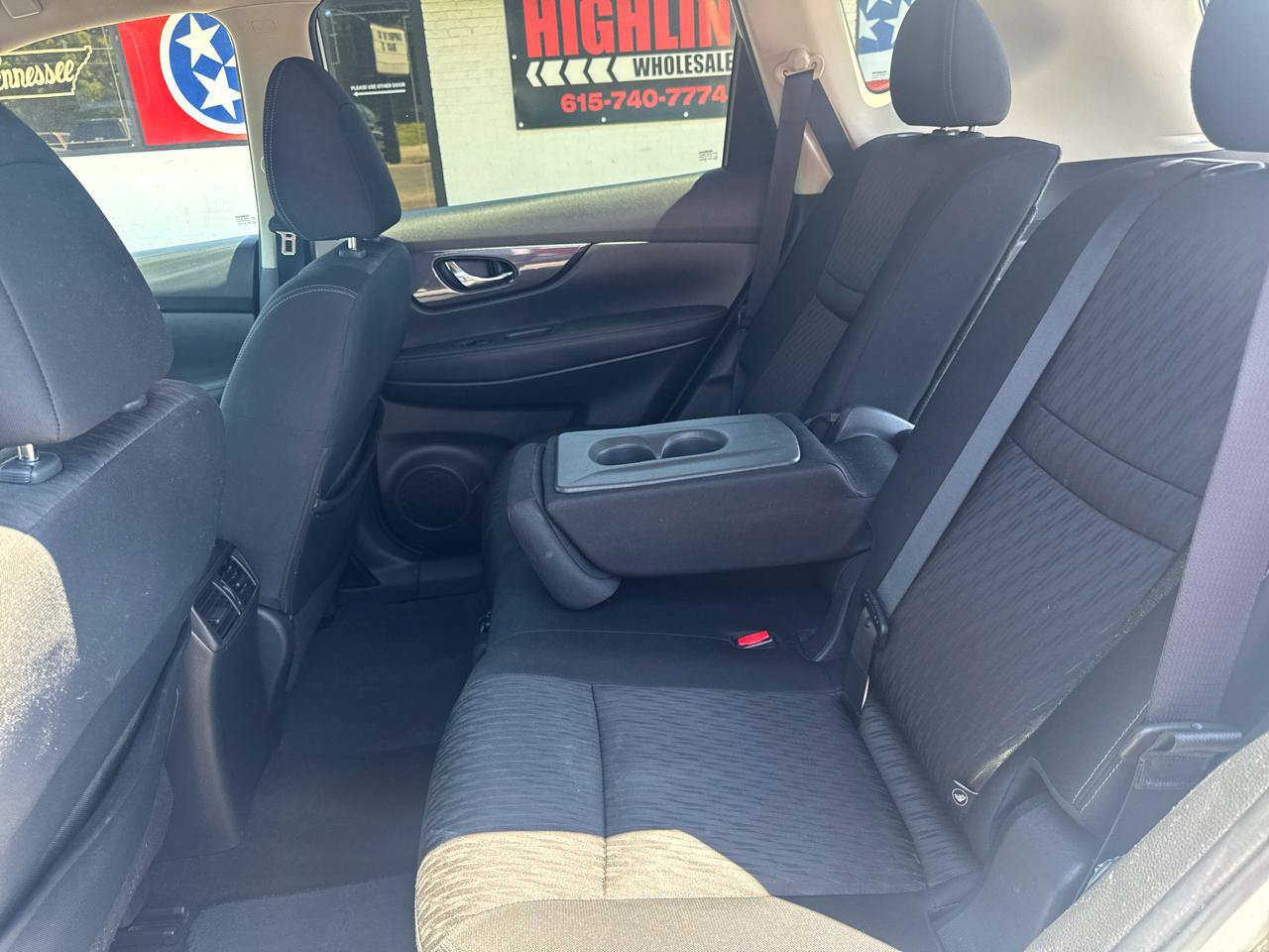 Used 2018 Nissan Rogue SV w/ Premium Package AWD/4WD image 9
