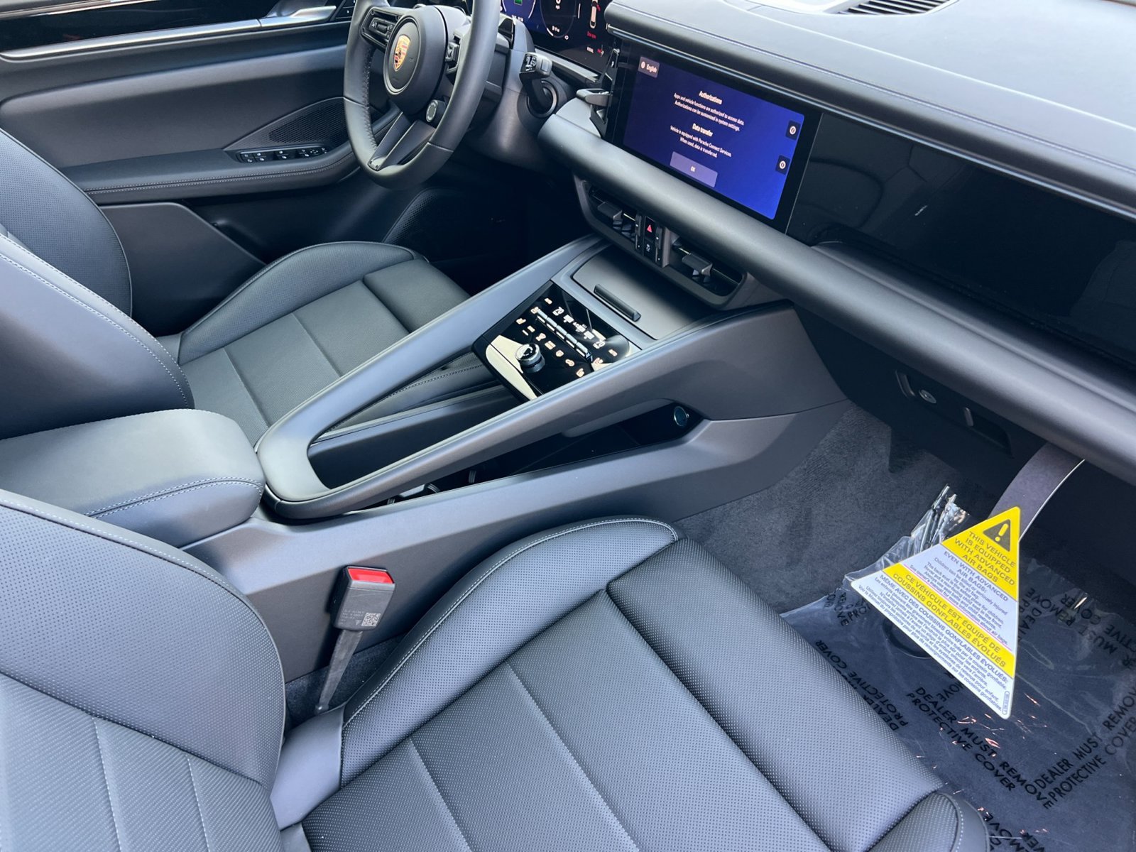 New 2026 Porsche Macan 4 Electric AWD/4WD image 18
