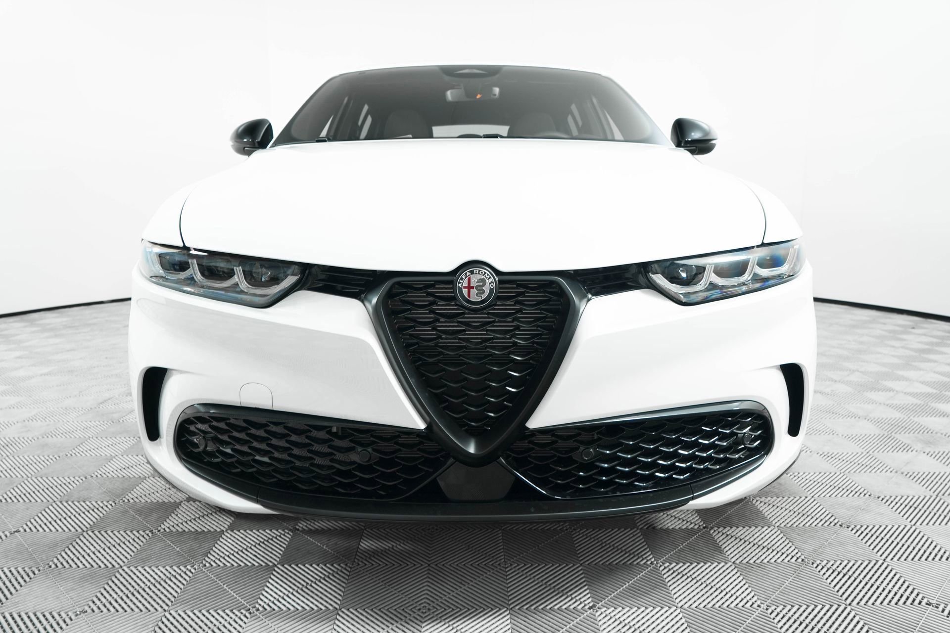 New 2025 Alfa Romeo Tonale AWD/4WD image 2