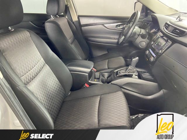 Used 2020 Nissan Rogue SV w/ Sun & Sound Touring Package AWD/4WD image 24