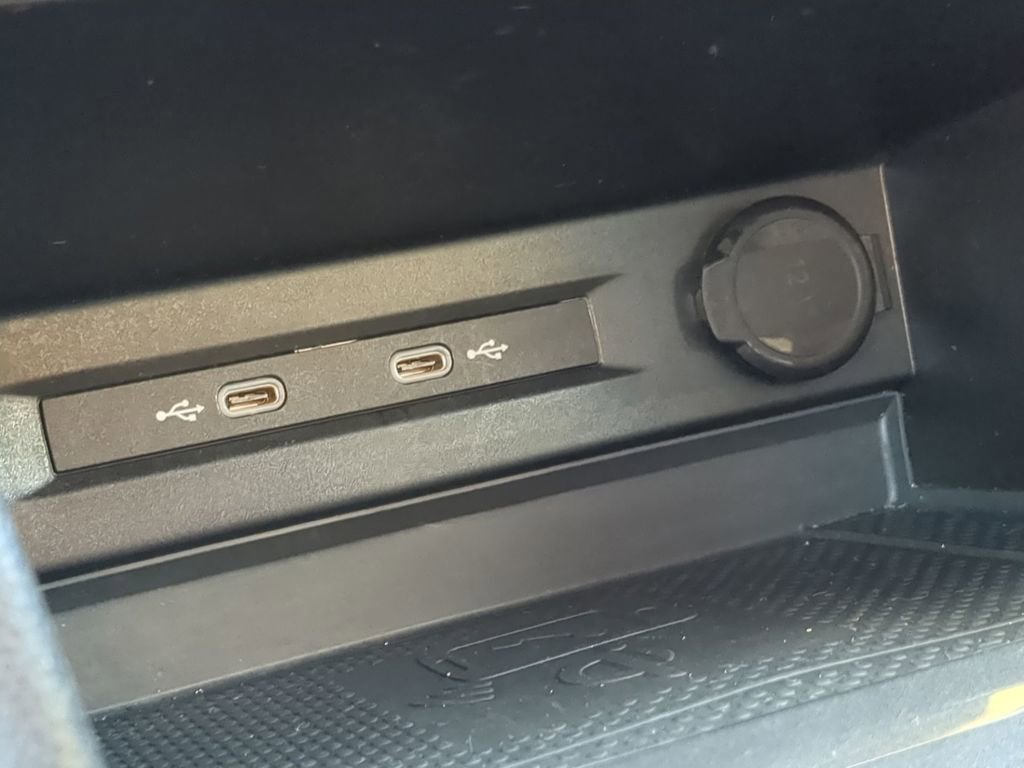 Used 2022 Volkswagen Tiguan SE image 22