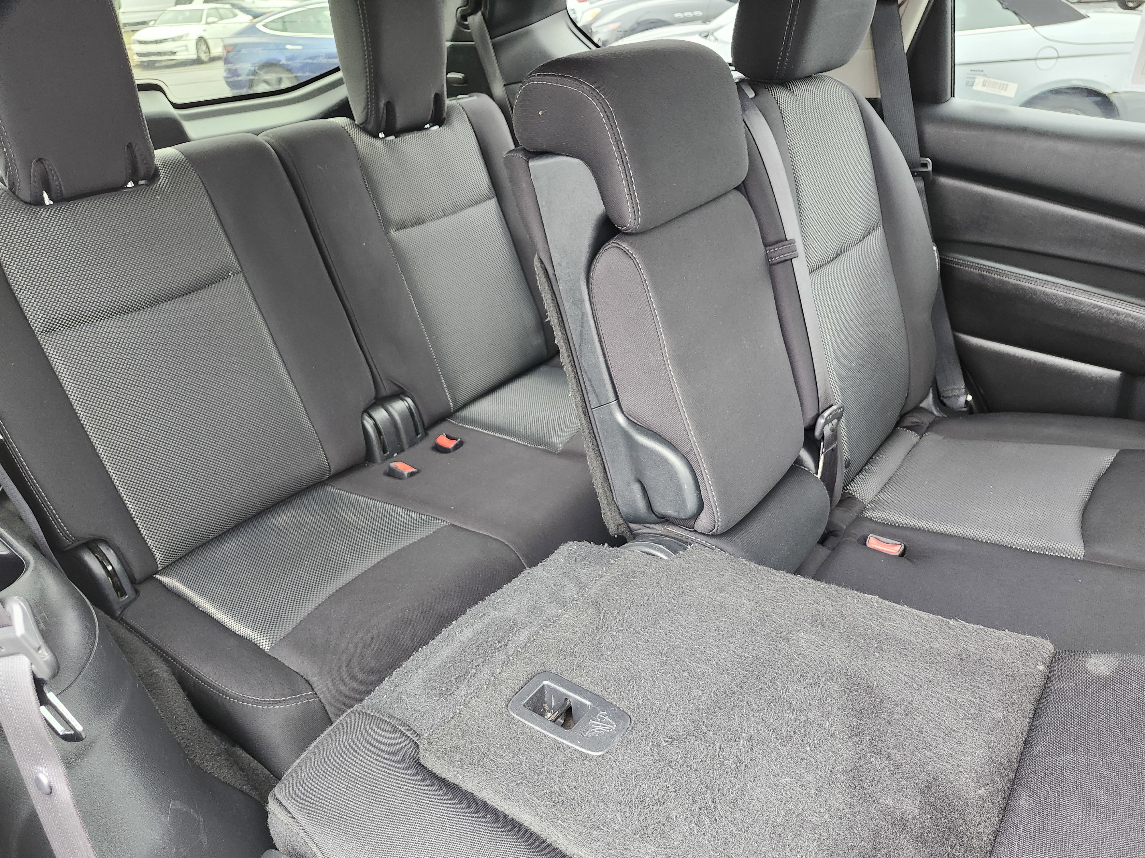 Used 2020 Nissan Pathfinder SV image 13