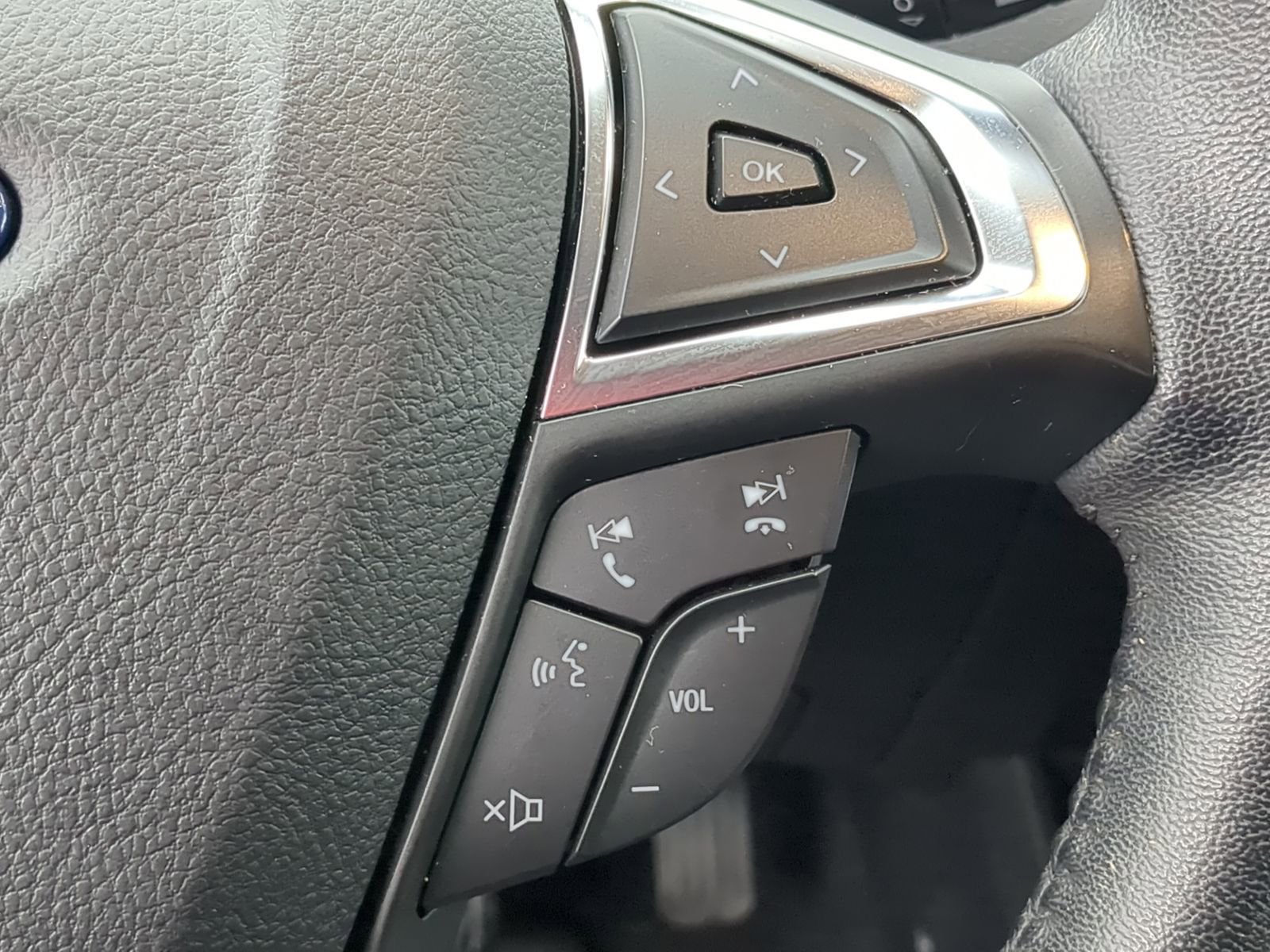 Used 2023 Ford Edge SEL image 27