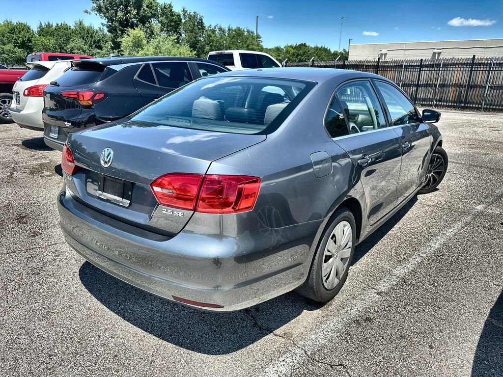 Used 2013 Volkswagen Jetta SE FWD image 6