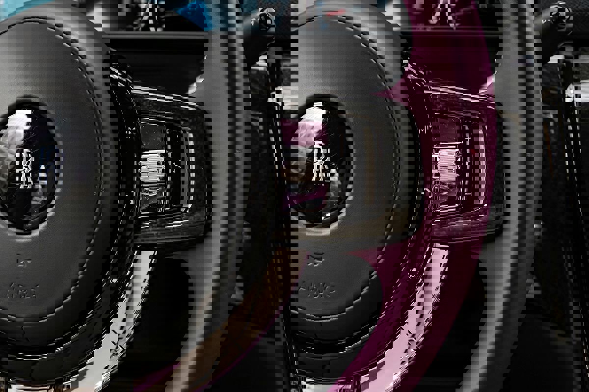 Used 2023 Rolls-Royce Cullinan Black Badge w/ Dark Exterior Package image 16