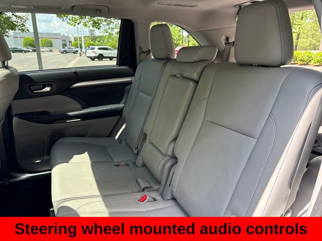 Used 2016 Toyota Highlander XLE image 24