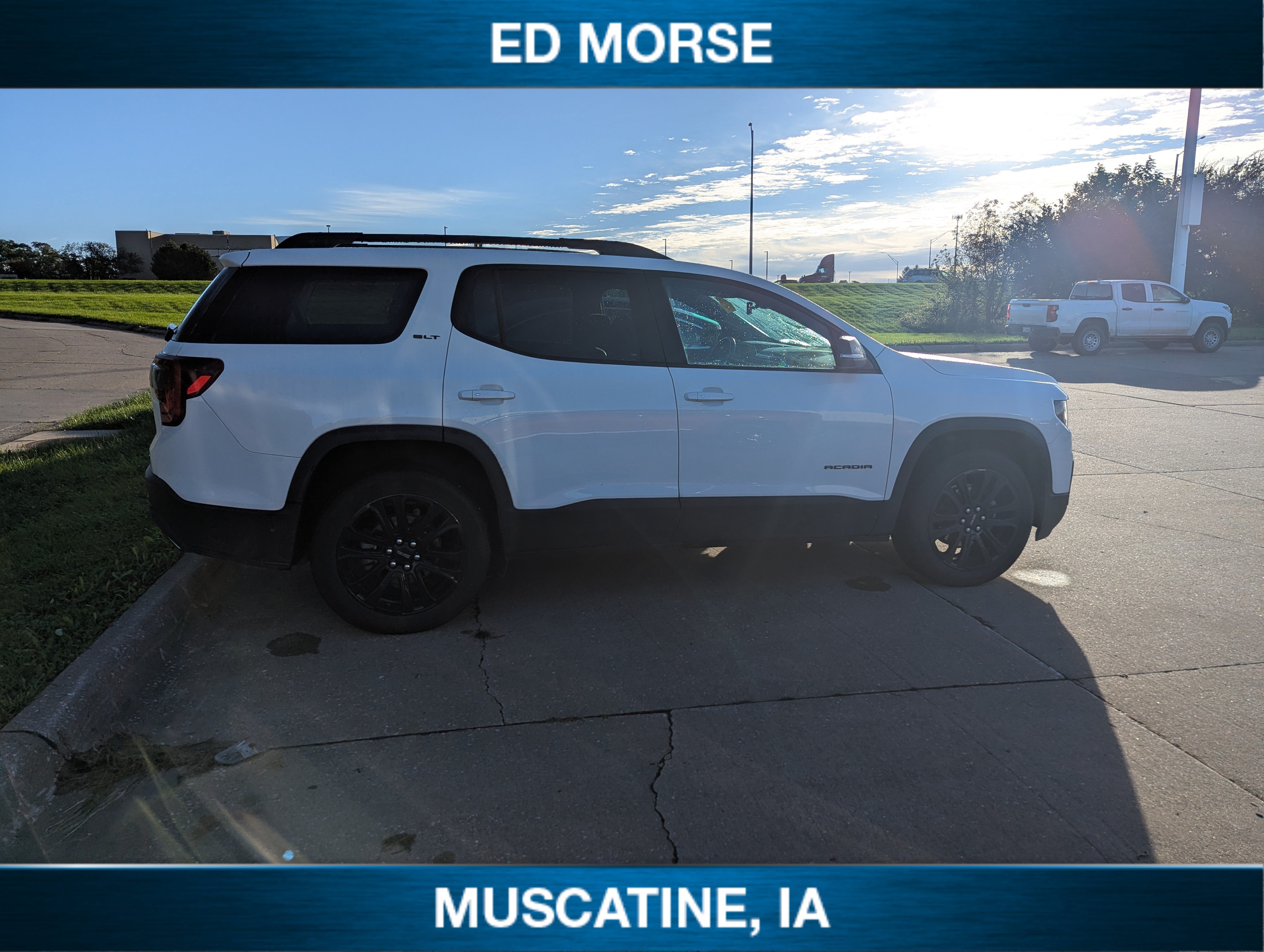Used 2023 GMC Acadia SLT w/ Elevation Edition AWD/4WD image 5