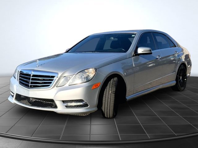 Used 2013 Mercedes-Benz E 350 4MATIC Sedan image 4