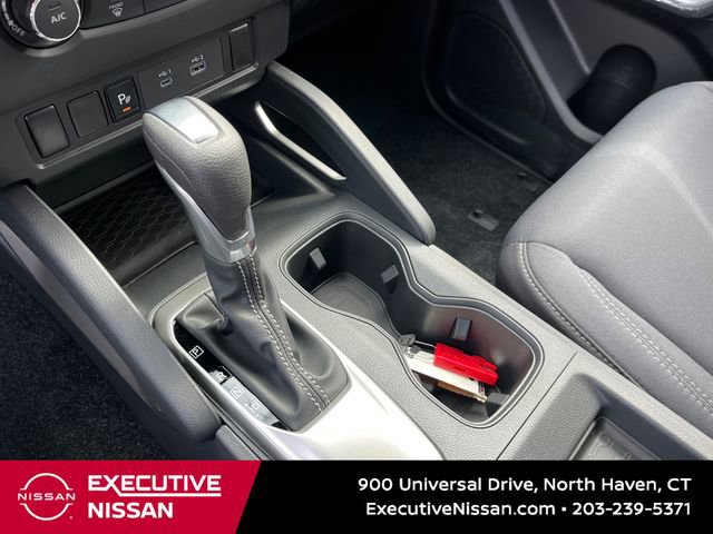 Used 2025 Nissan Frontier SV image 18