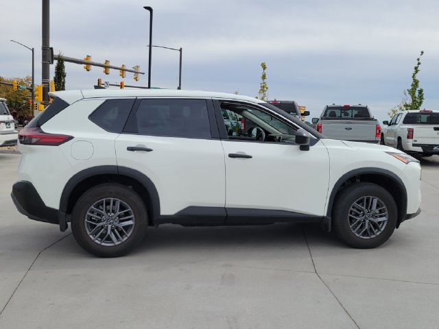 Used 2023 Nissan Rogue S AWD/4WD image 6