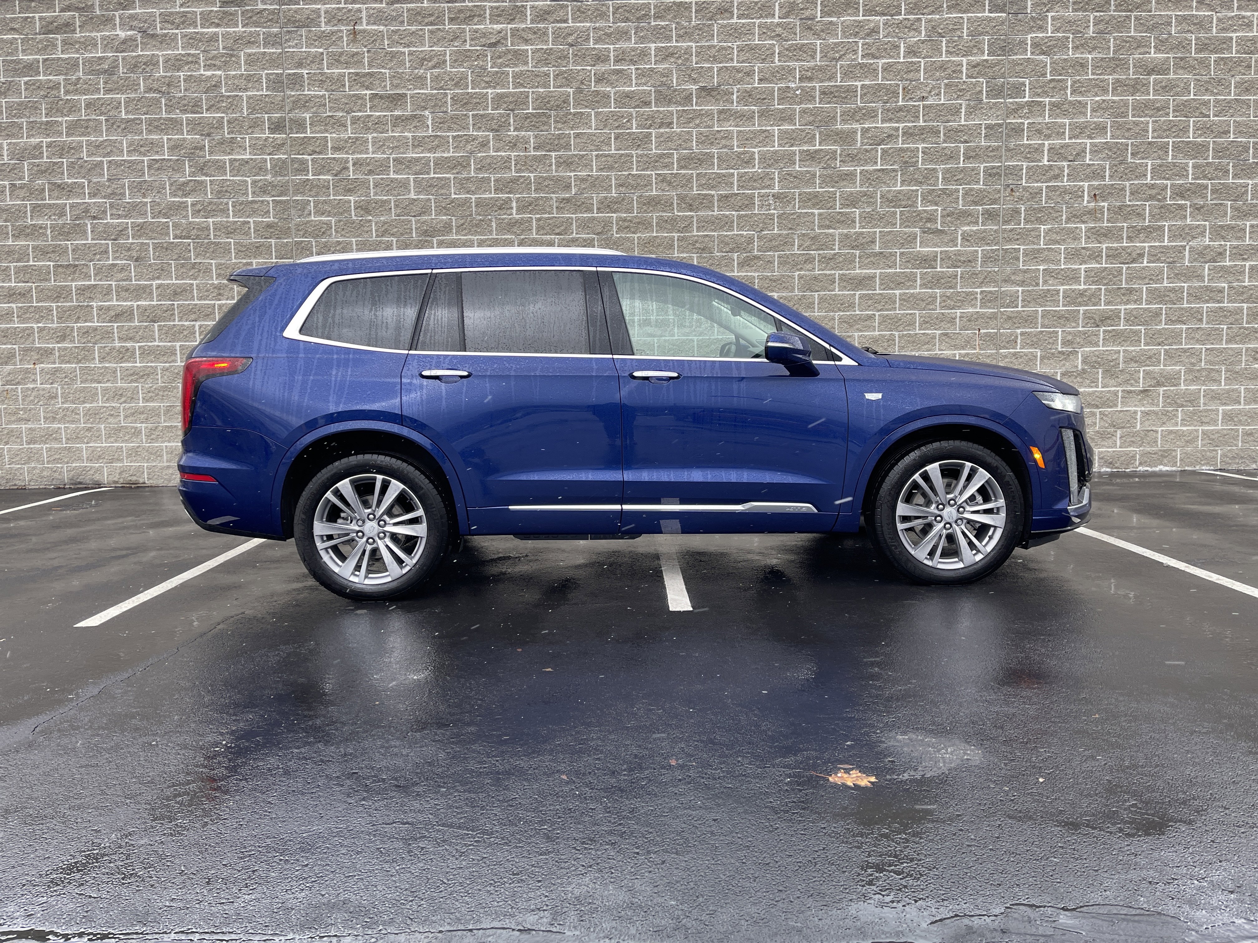 Certified 2023 Cadillac XT6 Premium Luxury w/ Technology Package image 6