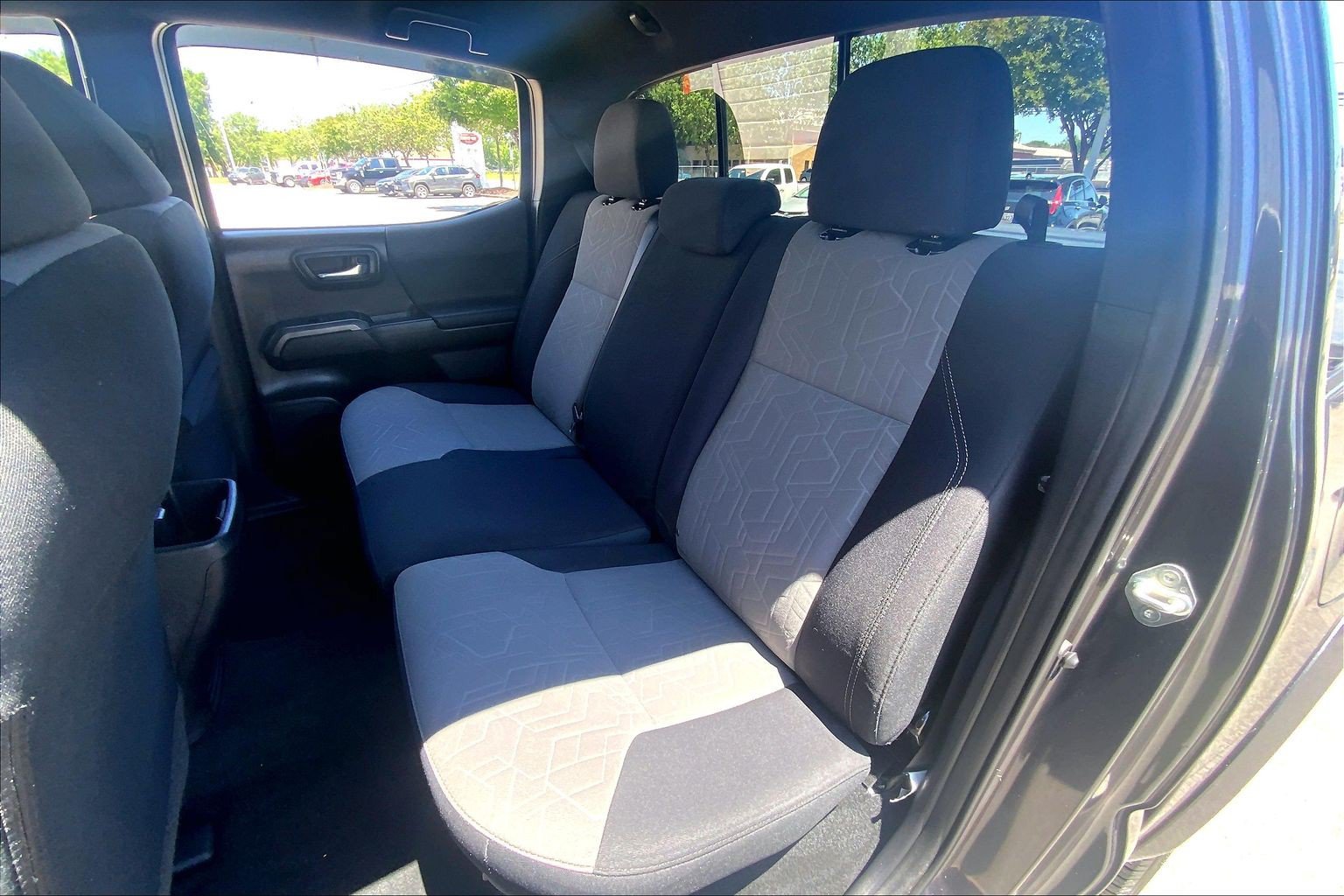 Used 2020 Toyota Tacoma TRD Sport AWD/4WD image 30