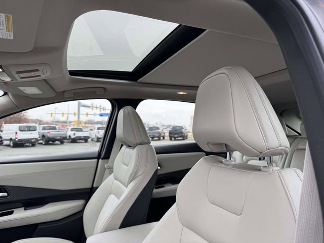 Used 2023 Nissan Ariya AWD image 18