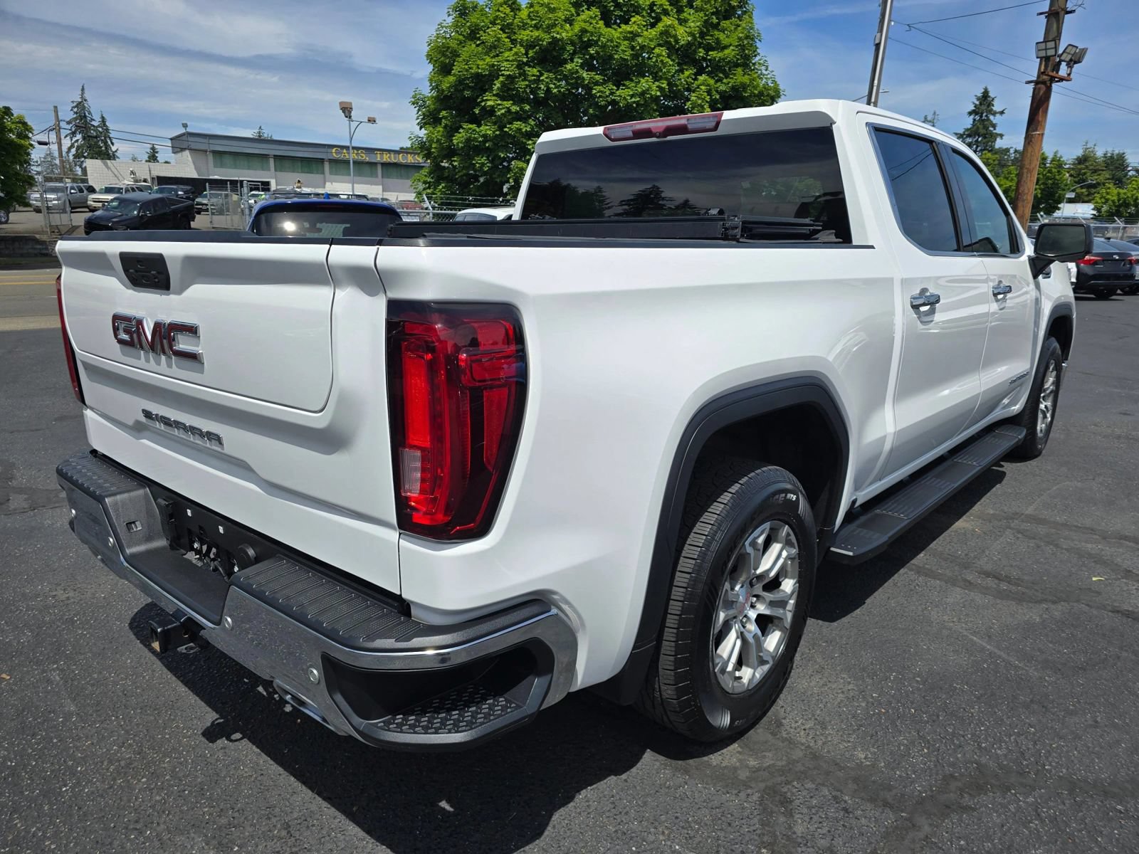 Used 2020 GMC Sierra 1500 SLT w/ Driver Alert Package II AWD/4WD image 5