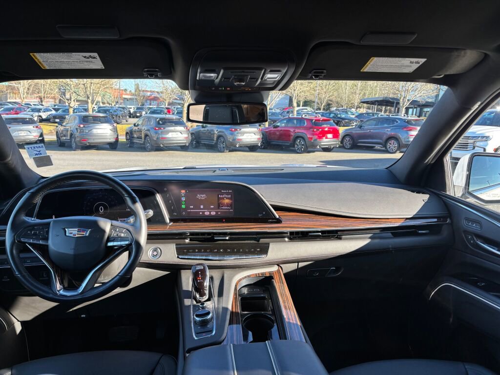 Used 2024 Cadillac Escalade ESV Luxury image 13