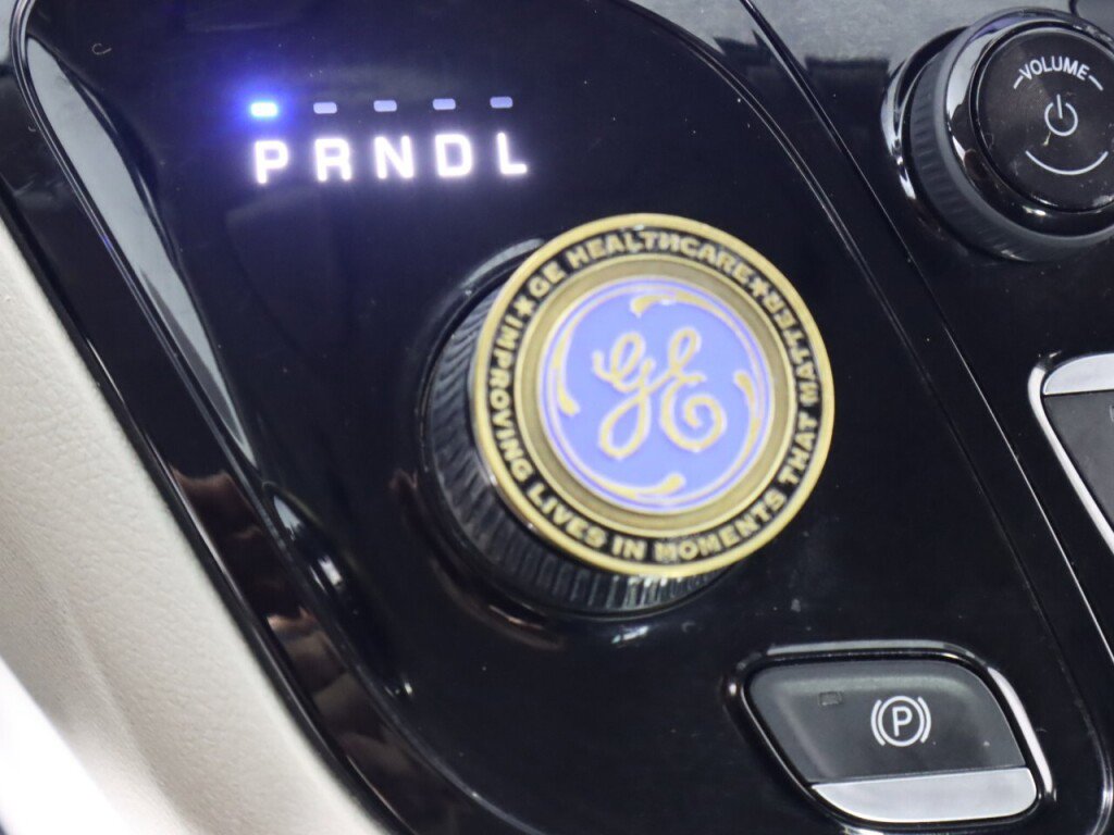 Used 2022 Chrysler Voyager LX image 20