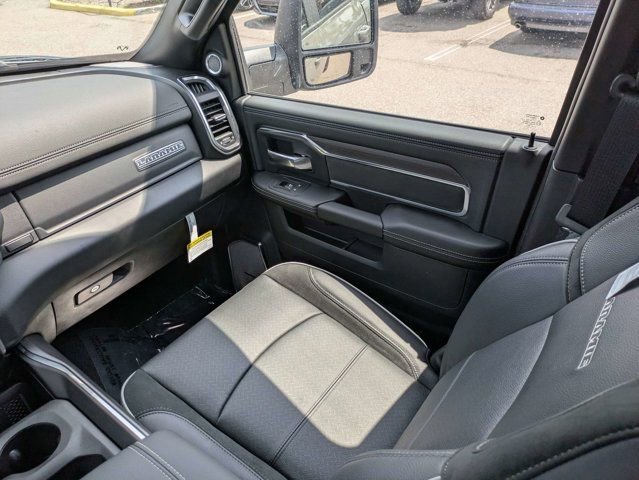 New 2026 RAM 2500 Laramie AWD/4WD image 17