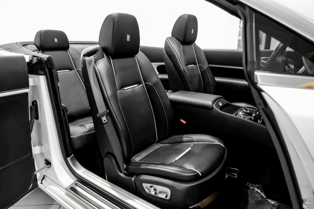 Used 2018 Rolls-Royce Dawn image 39