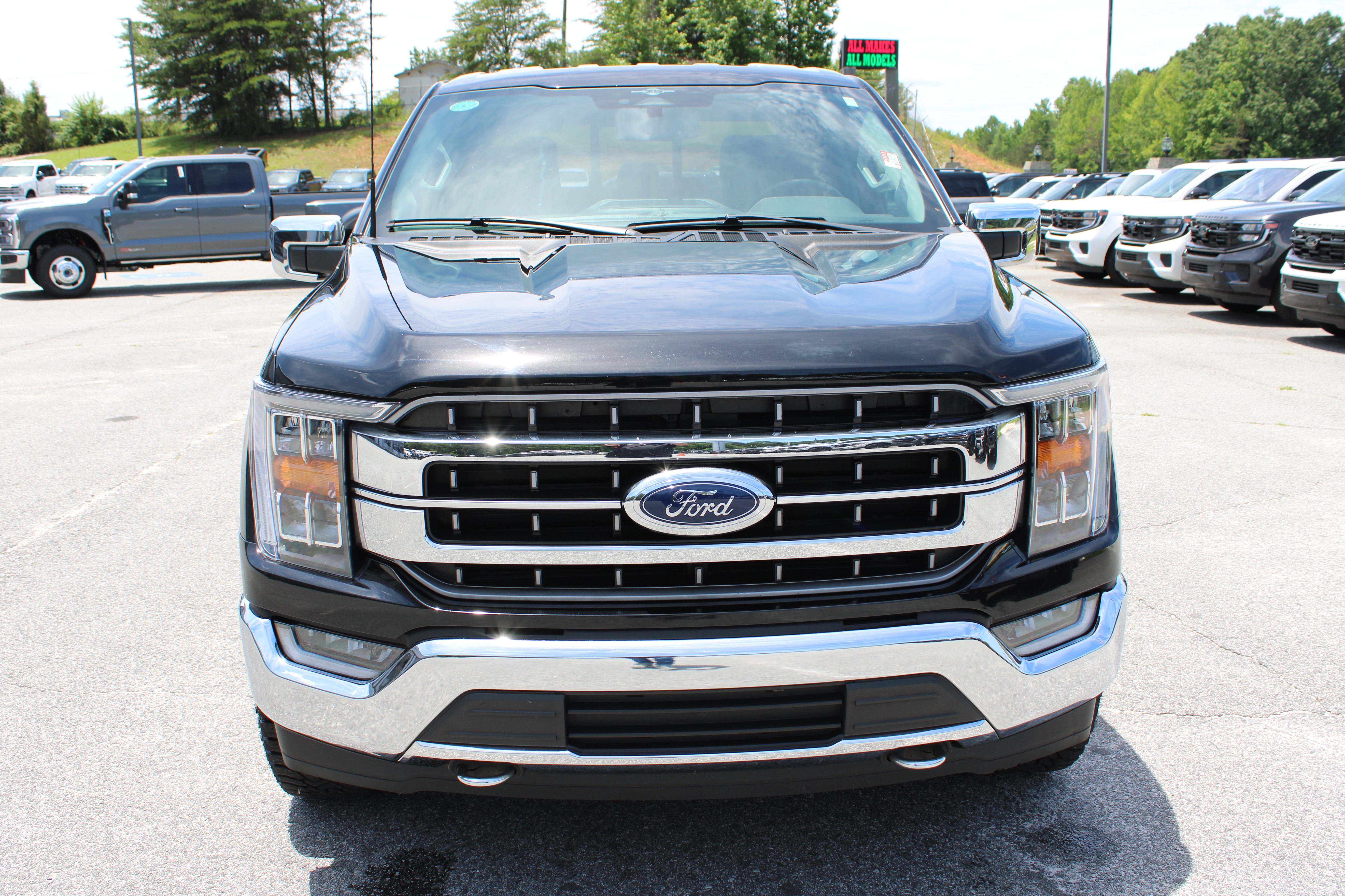 Used 2023 Ford F150 Lariat w/ FX4 Off-Road Package AWD/4WD image 3
