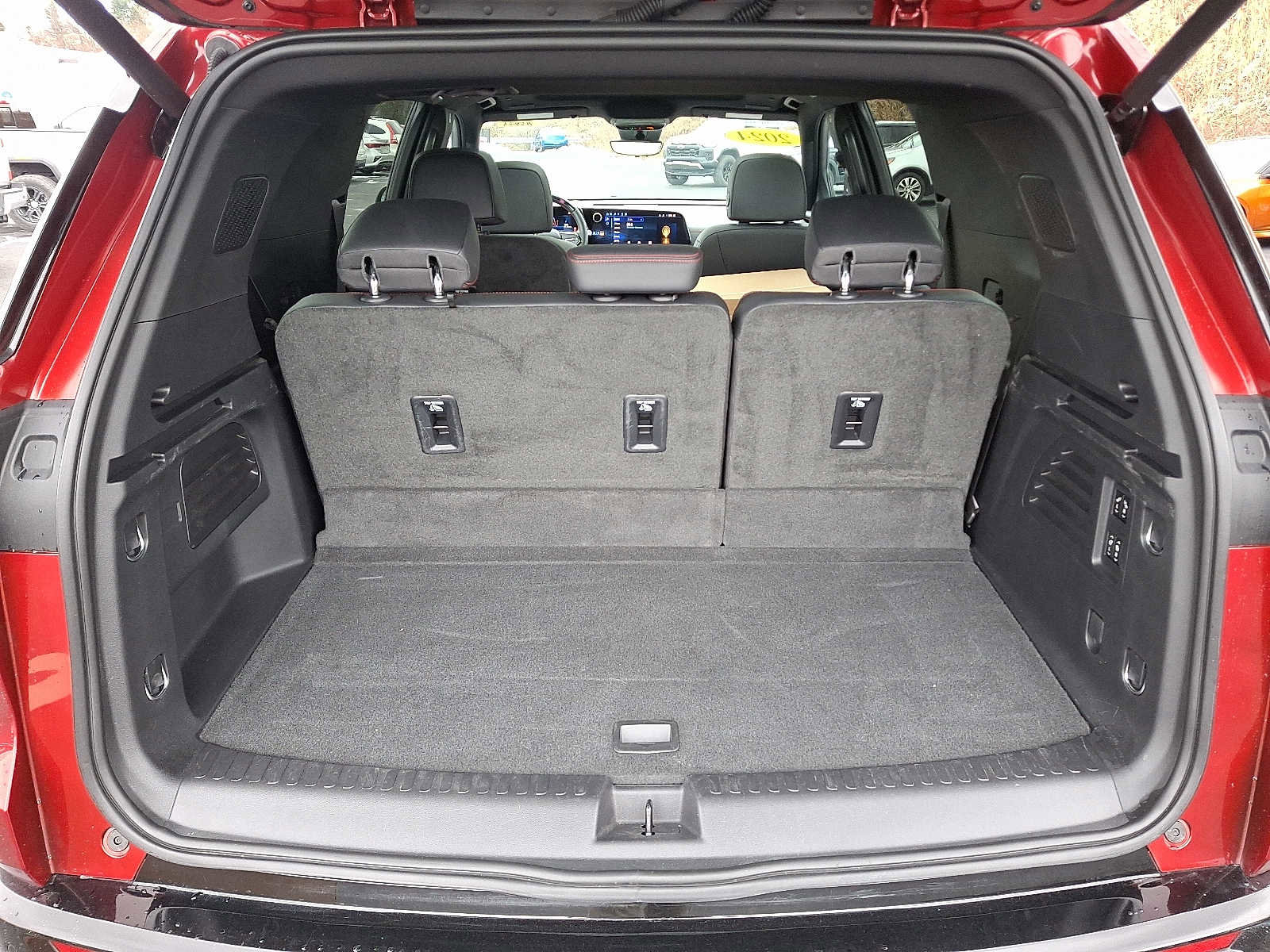 Used 2024 Chevrolet Traverse RS image 29