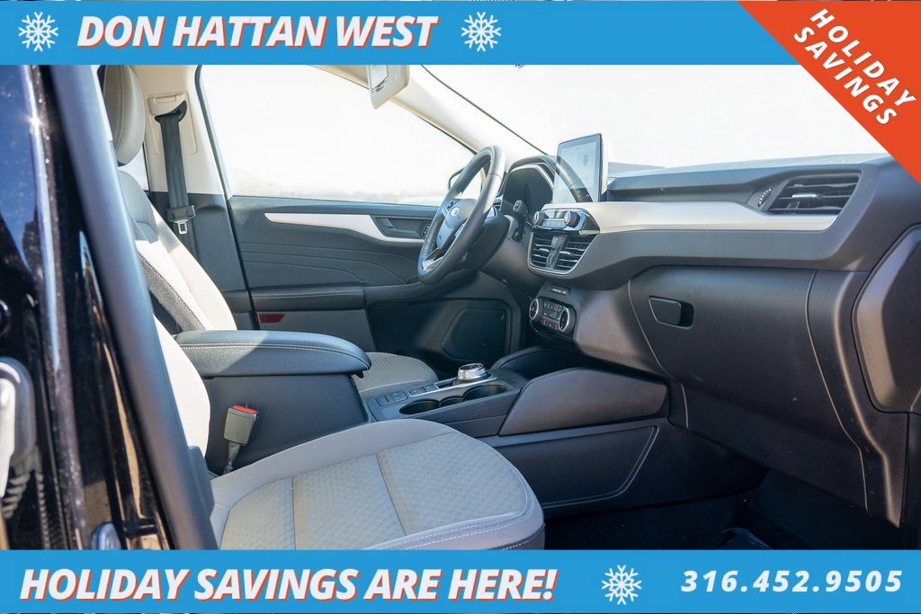 Used 2022 Ford Escape SE w/ Cold Weather Package image 24