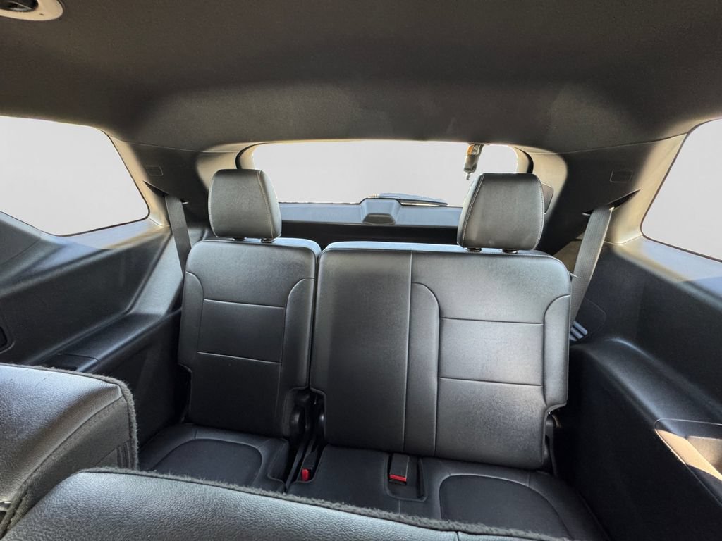 Used 2023 Chevrolet Traverse LT AWD/4WD image 21