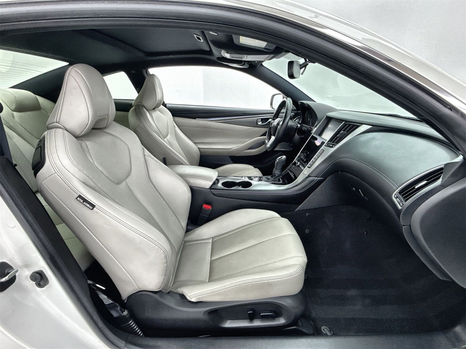 Used 2017 INFINITI Q60 3.0t w/ Cargo Package image 15