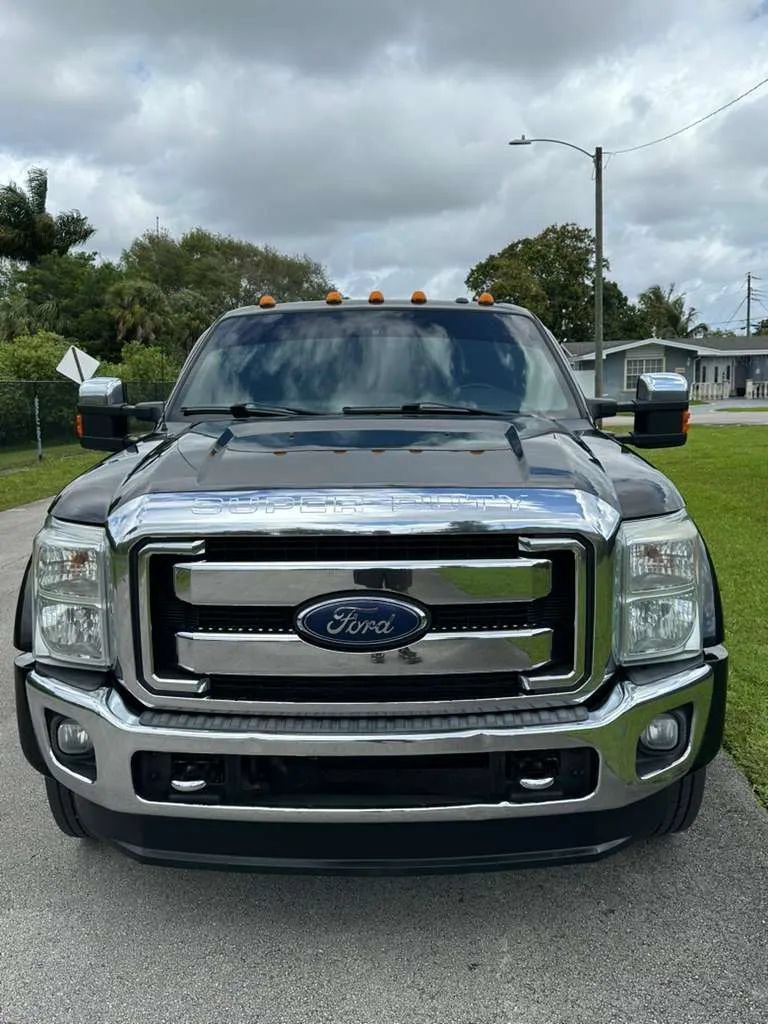 Used 2015 Ford F450 Lariat w/ Lariat Chrome Package AWD/4WD image 2
