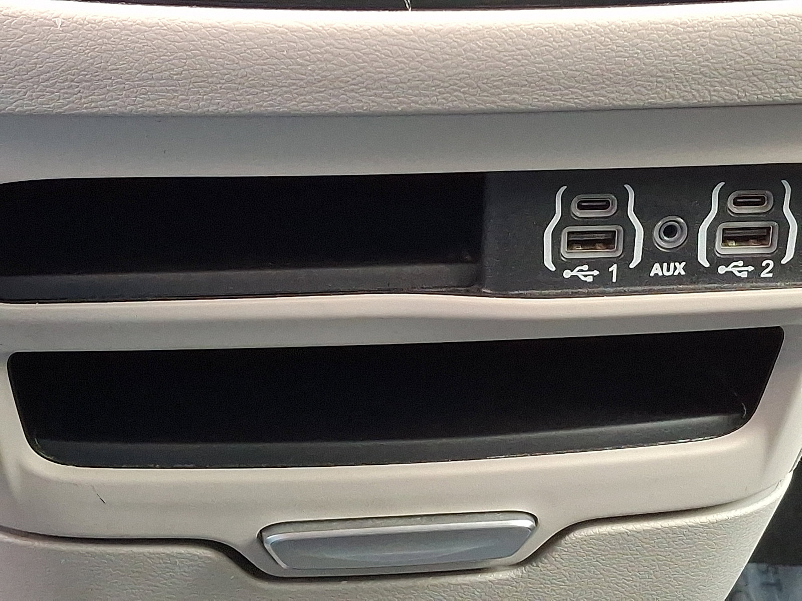 Used 2023 Chrysler Pacifica Touring-L image 26