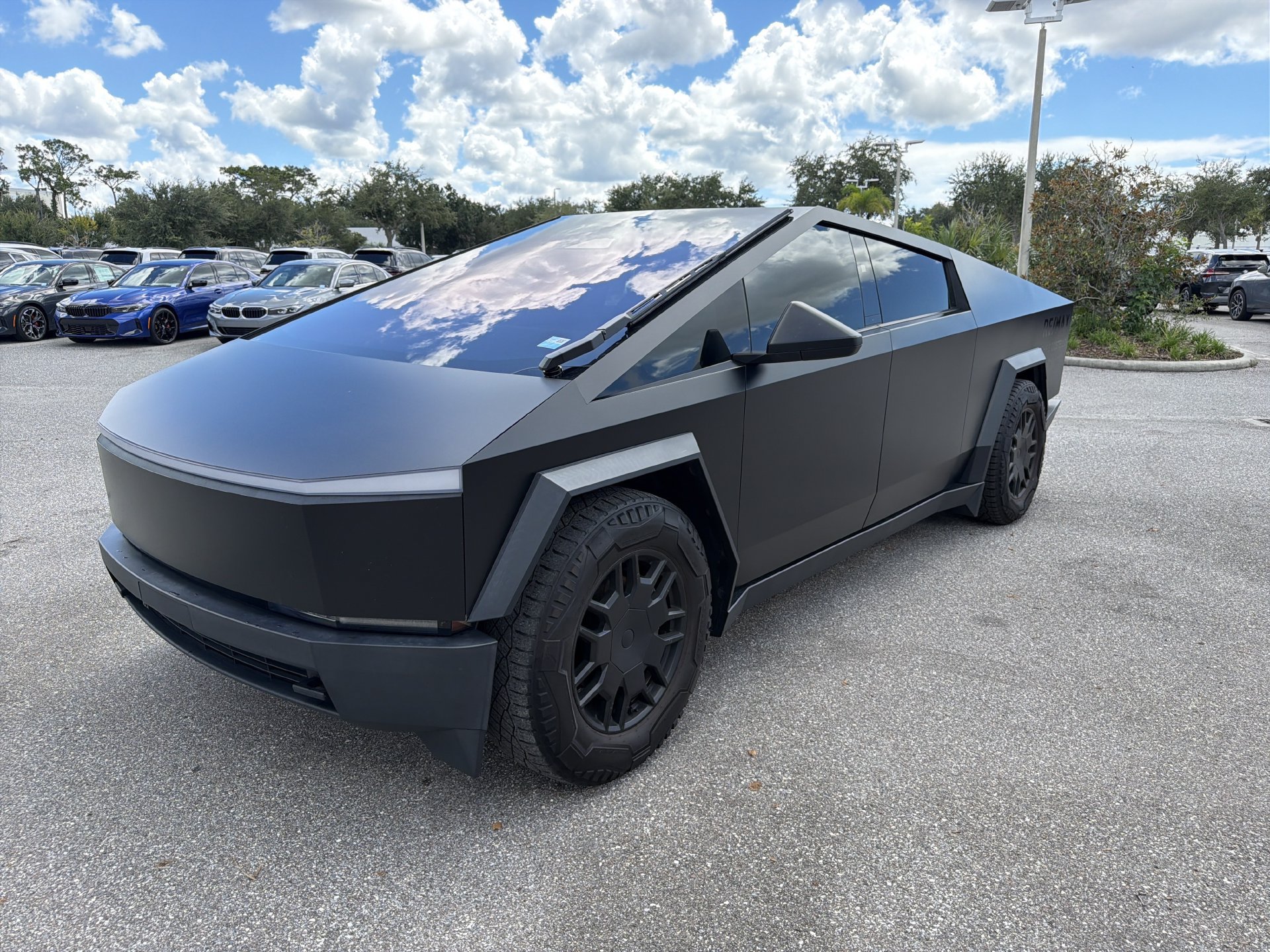 Used 2024 Tesla Cybertruck AWD Crew Cab image 8