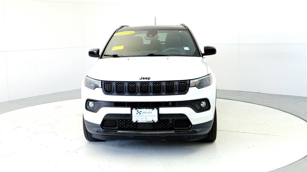 Used 2023 Jeep Compass Latitude w/ Sun and Sound Group AWD/4WD image 8