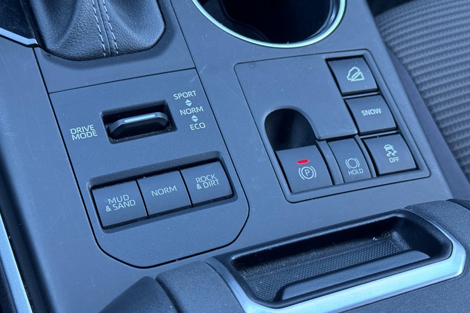 Used 2025 Toyota Highlander LE image 32