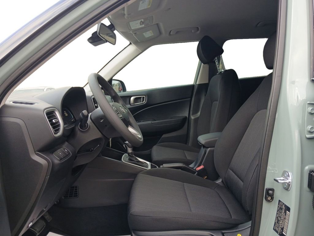 New 2026 Hyundai Venue SE FWD image 9
