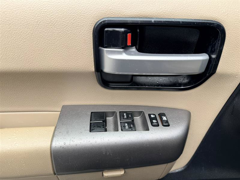 Used 2014 Toyota Sequoia Limited AWD/4WD image 32