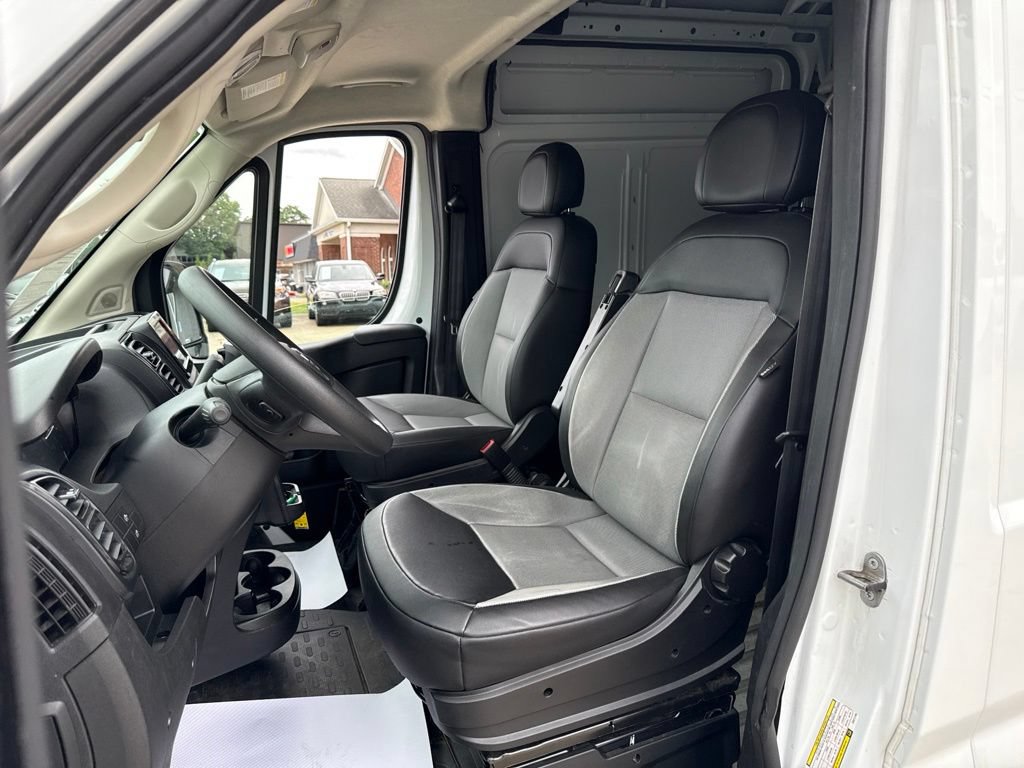 Used 2025 RAM ProMaster 2500 w/ Convenience Group FWD image 2