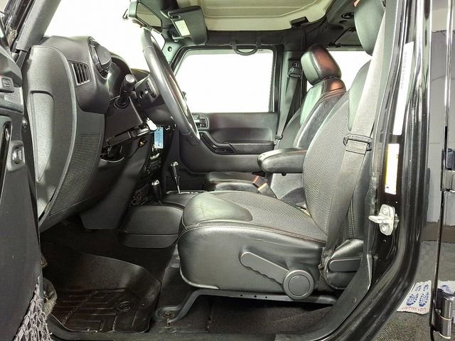 Used 2016 Jeep Wrangler Unlimited Sahara image 14