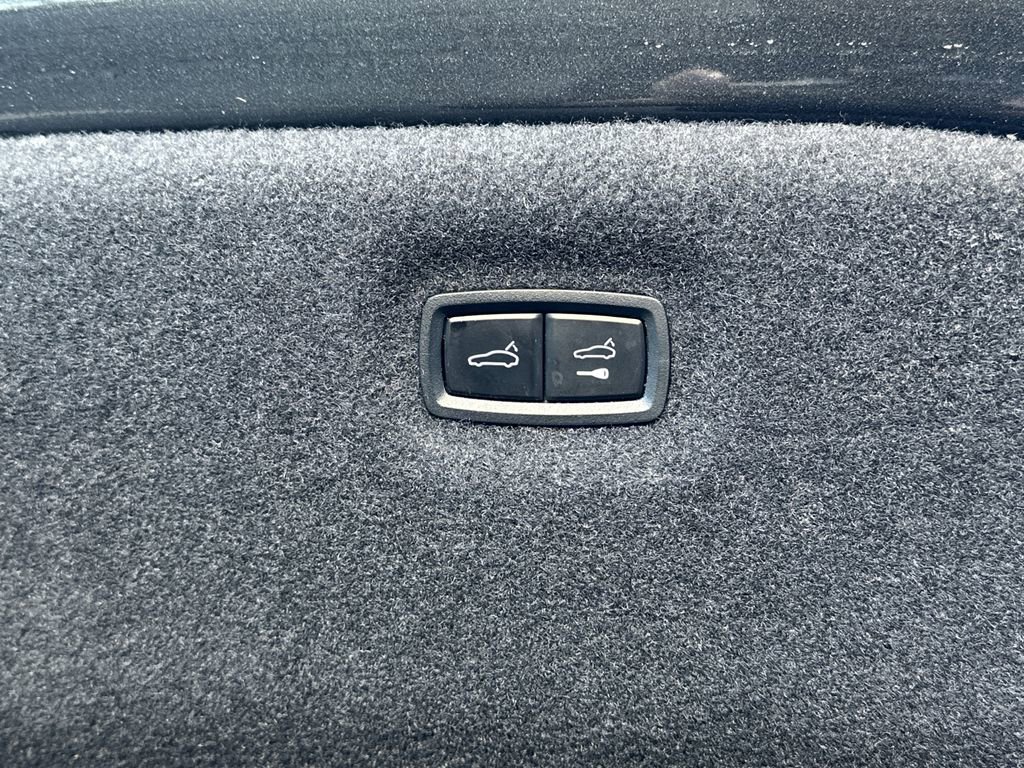 Used 2020 Porsche Taycan 4S image 8