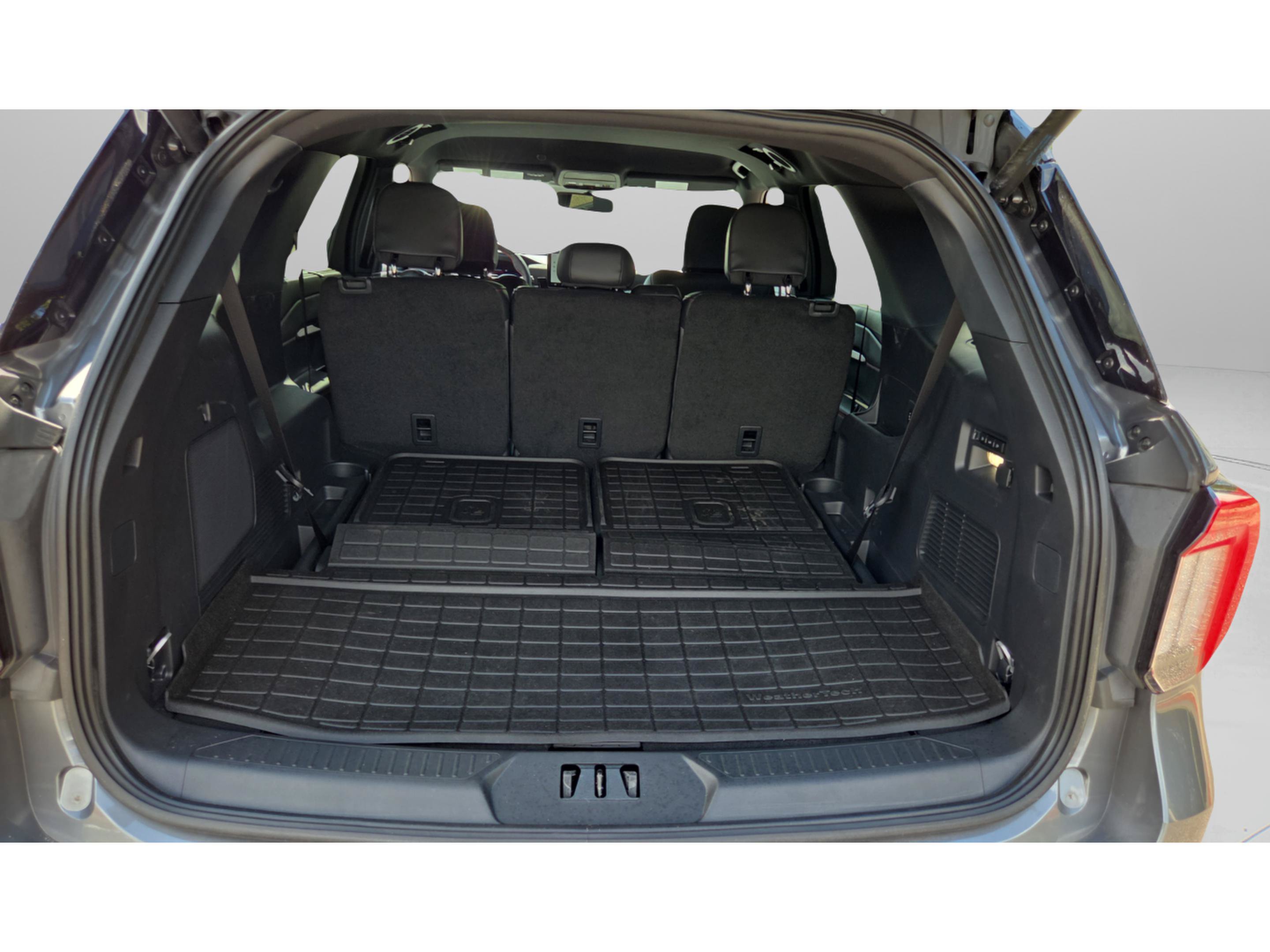 Used 2025 Ford Explorer ST-Line w/ Premium Package RWD image 13
