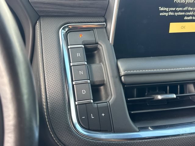 Used 2022 GMC Yukon XL SLT w/ SLT Premium Package AWD/4WD image 17