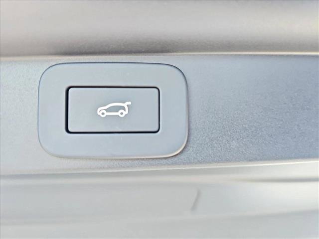 New 2025 Land Rover Range Rover SE image 13