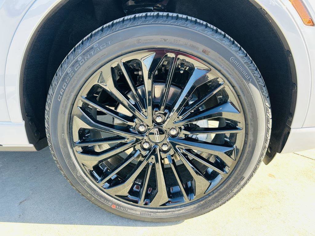 New 2026 Lincoln Corsair Premiere image 45