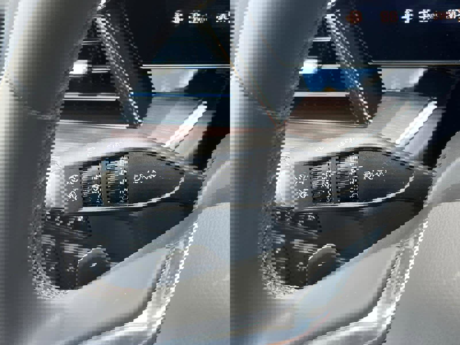 Certified 2025 Chevrolet Suburban Premier w/ Sun And Tow Package image 19