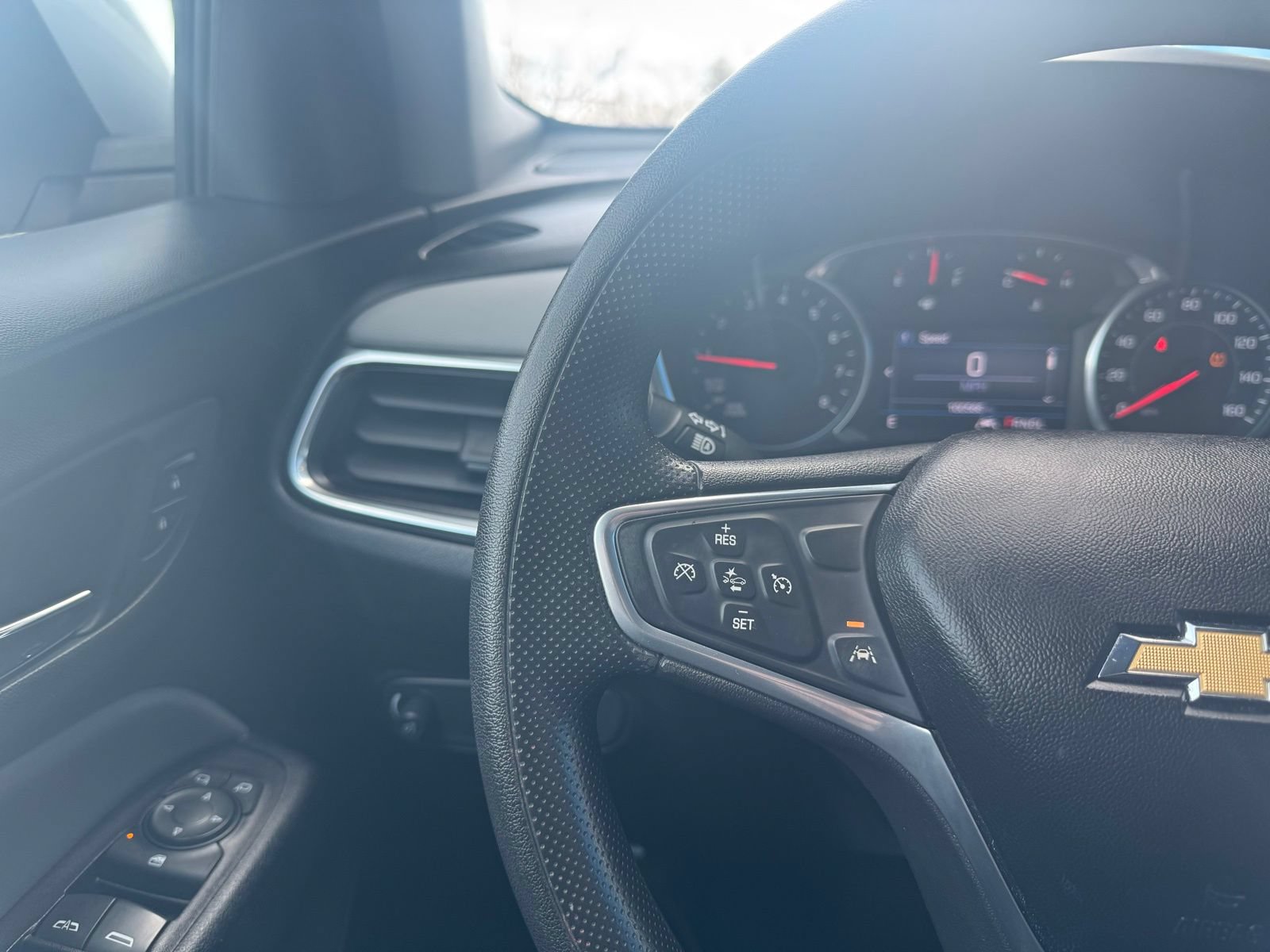 Used 2020 Chevrolet Equinox LT AWD/4WD image 21