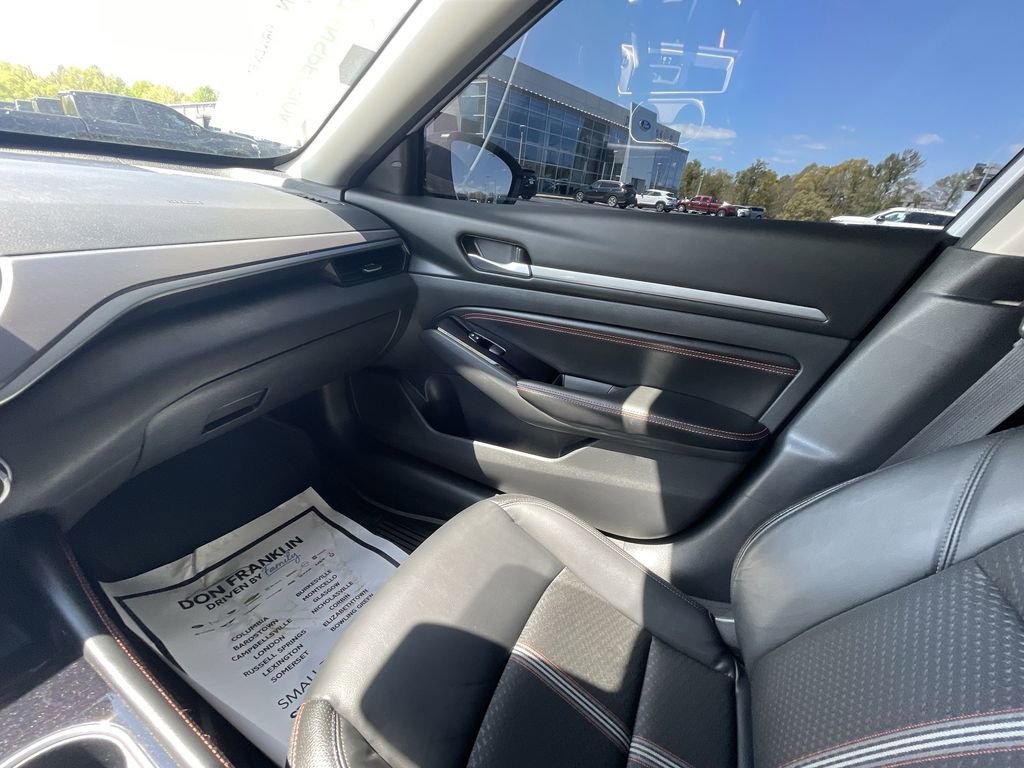 Used 2023 Nissan Altima 2.5 SR image 11