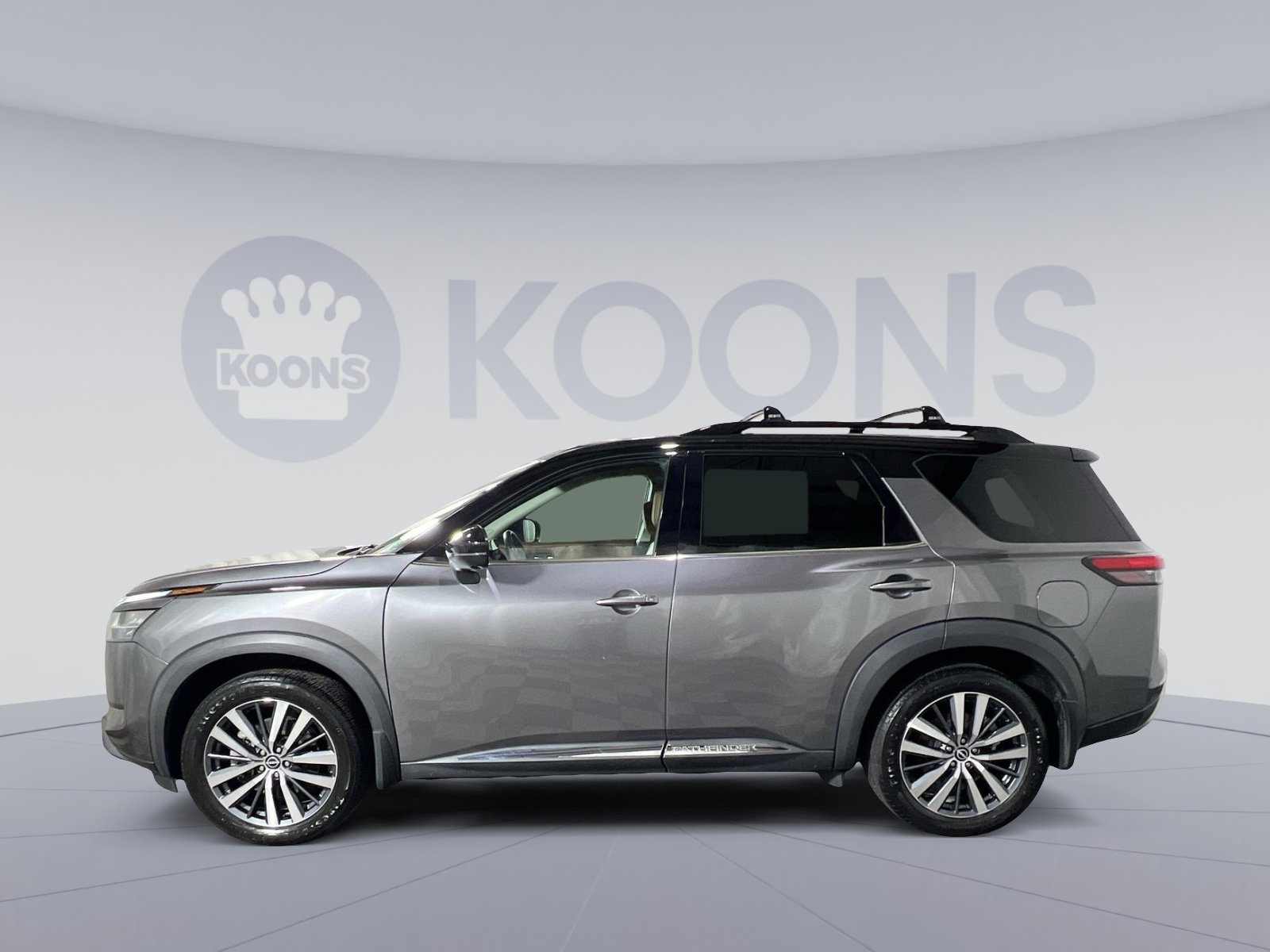 Used 2022 Nissan Pathfinder Platinum w/ Cargo Package image 2