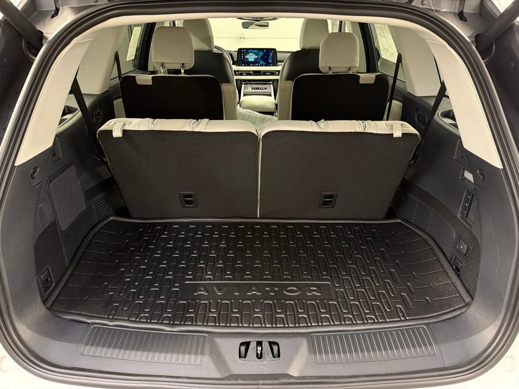 Used 2026 Lincoln Aviator AWD image 37